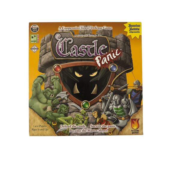 Castle Panic a Cooperative Tower Defense Game Fireside Games - Picture 1 of 5